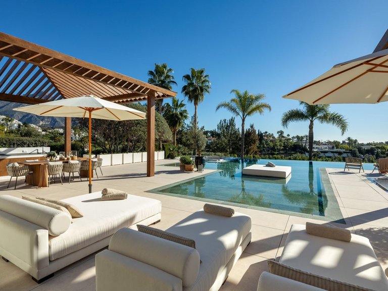 Villa for Sale in Nueva Andalucía, Marbella Area 2