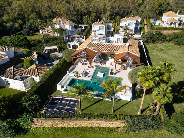 Villa for Sale in Nueva Andalucía, Marbella Area 11