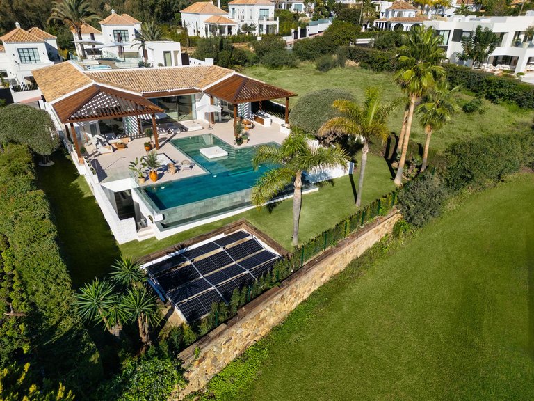 Villa for Sale in Nueva Andalucía, Marbella Area 17