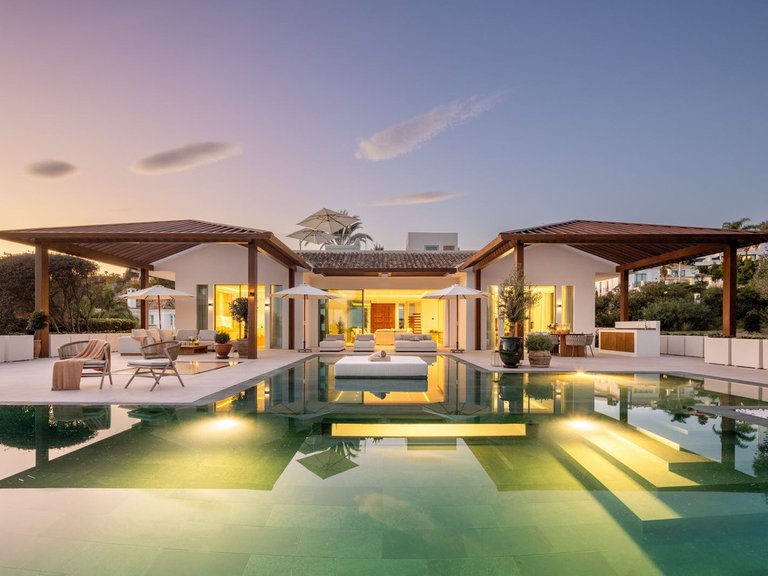 Villa for Sale in Nueva Andalucía, Marbella Area 18