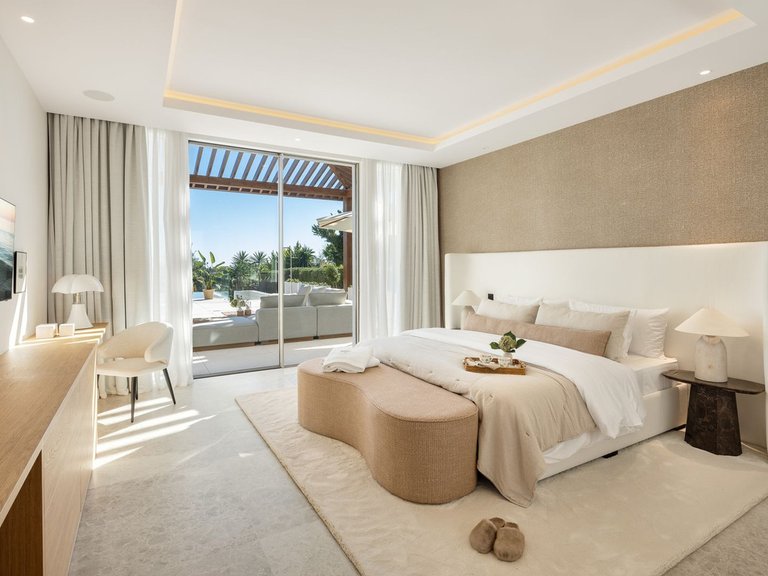 Villa for Sale in Nueva Andalucía, Marbella Area 4