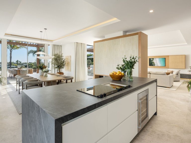 Villa for Sale in Nueva Andalucía, Marbella Area 6