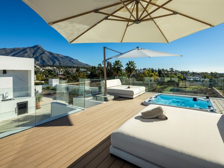 Villa for Sale in Nueva Andalucía, Marbella Area 7