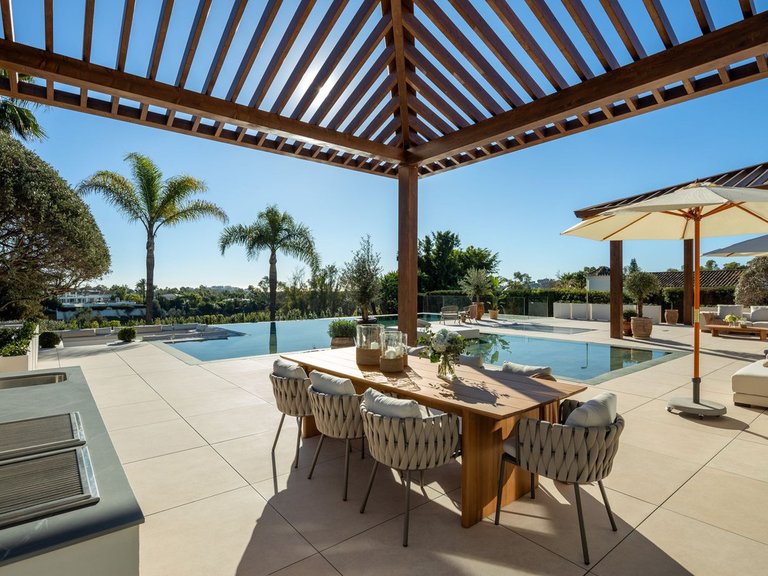 Villa for Sale in Nueva Andalucía, Marbella Area 10