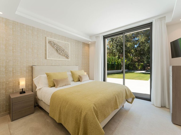 Villa for Sale in Nueva Andalucía, Marbella Area 12