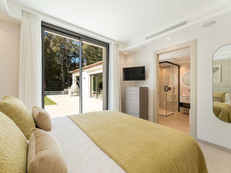 Villa for Sale in Nueva Andalucía, Marbella Area 15