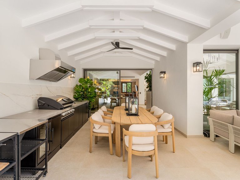 Villa for Sale in Nueva Andalucía, Marbella Area 3