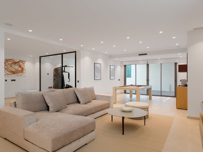 Villa for Sale in Nueva Andalucía, Marbella Area 20