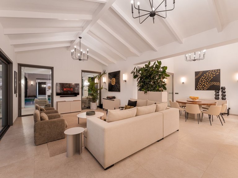 Villa for Sale in Nueva Andalucía, Marbella Area 4