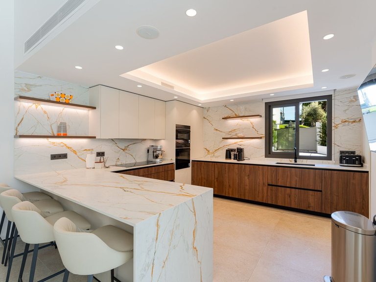 Villa for Sale in Nueva Andalucía, Marbella Area 9