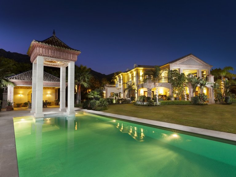 Villa for Sale in The Golden Mile, Marbella Area 2