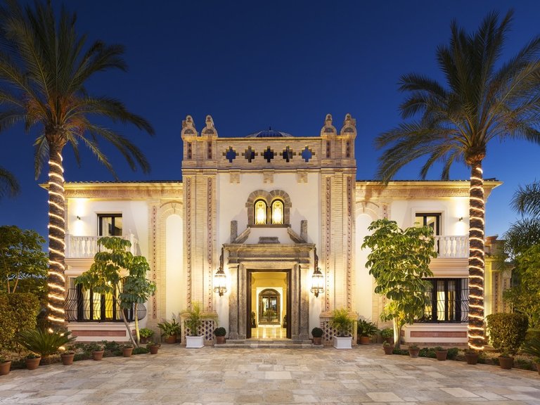Villa for Sale in The Golden Mile, Marbella Area 3
