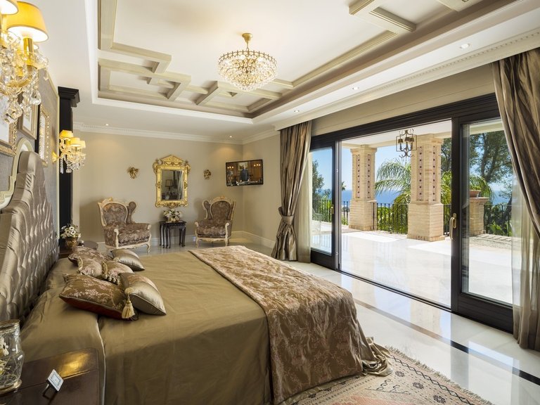 Villa for Sale in The Golden Mile, Marbella Area 9