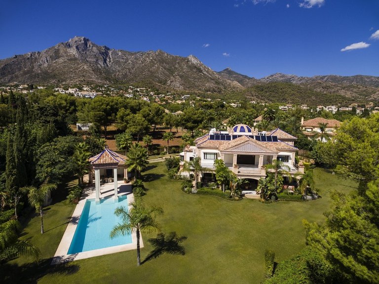 Villa for Sale in The Golden Mile, Marbella Area 18