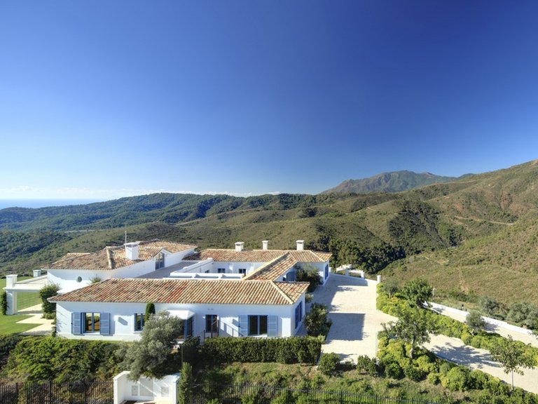Villa for Sale in Benahavís, Marbella Area 1