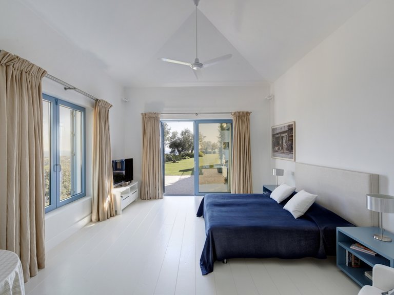 Villa for Sale in Benahavís, Marbella Area 17