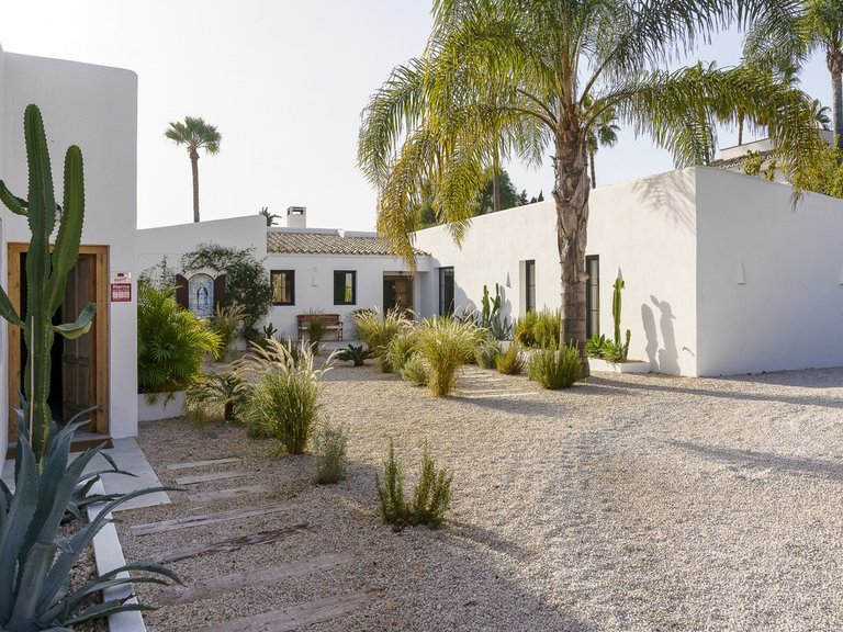 Villa for Sale in Guadalmina Alta, Marbella Area 2