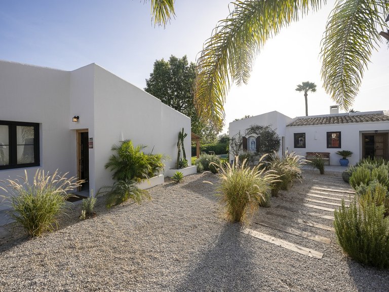 Villa for Sale in Guadalmina Alta, Marbella Area 4