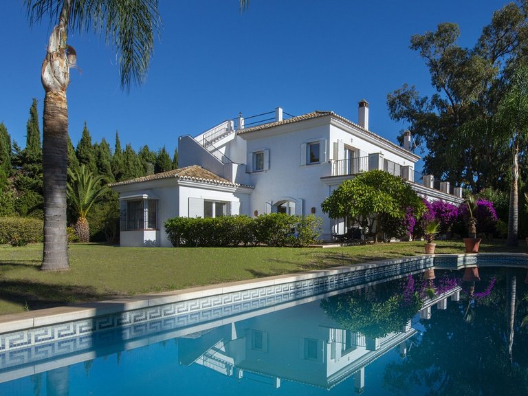 Villa for Sale in Guadalmina Baja, Marbella Area 4