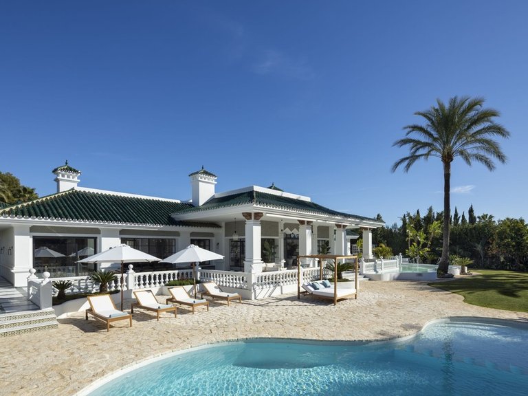 Villa for Sale in Nueva Andalucía, Marbella Area 2