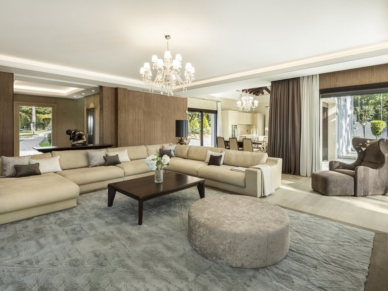 Villa for Sale in Nueva Andalucía, Marbella Area 13