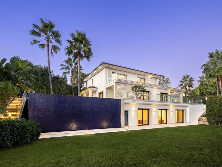 Villa for Sale in Nueva Andalucía, Marbella Area 18
