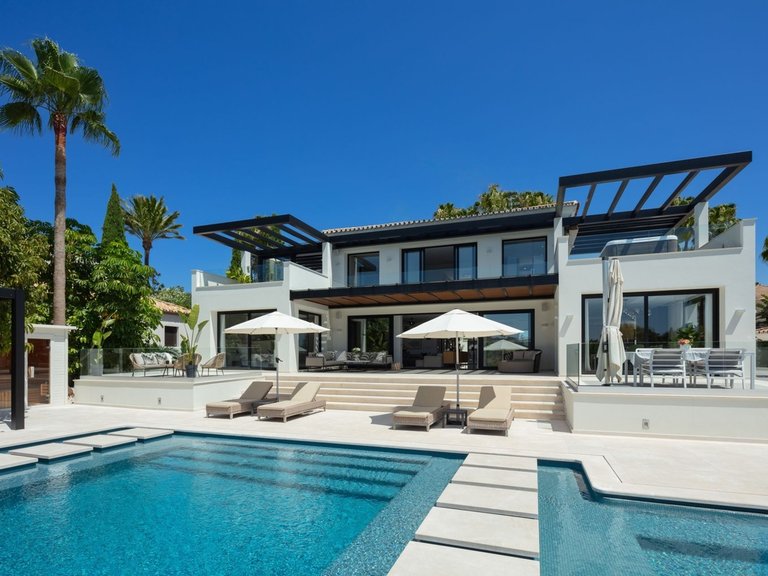 Villa for Sale in Nueva Andalucía, Marbella Area 2