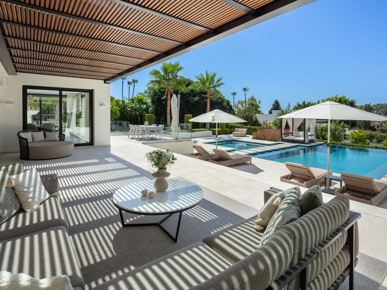 Villa for Sale in Nueva Andalucía, Marbella Area 5