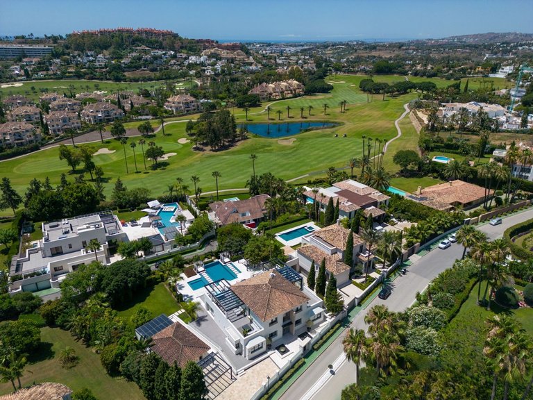 Villa for Sale in Nueva Andalucía, Marbella Area 17