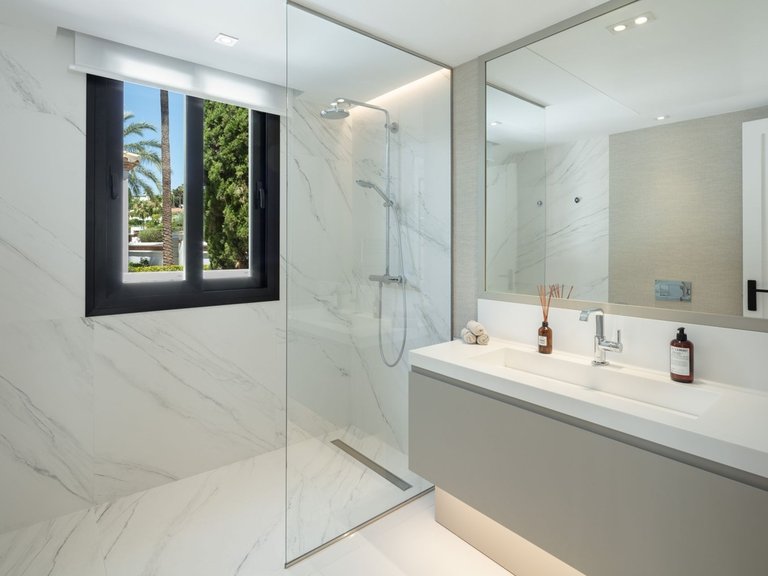 Villa for Sale in Nueva Andalucía, Marbella Area 18