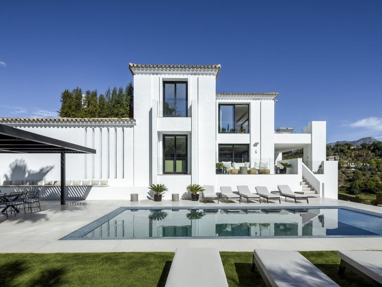 Villa for Sale in El Madroñal, Marbella Area 5
