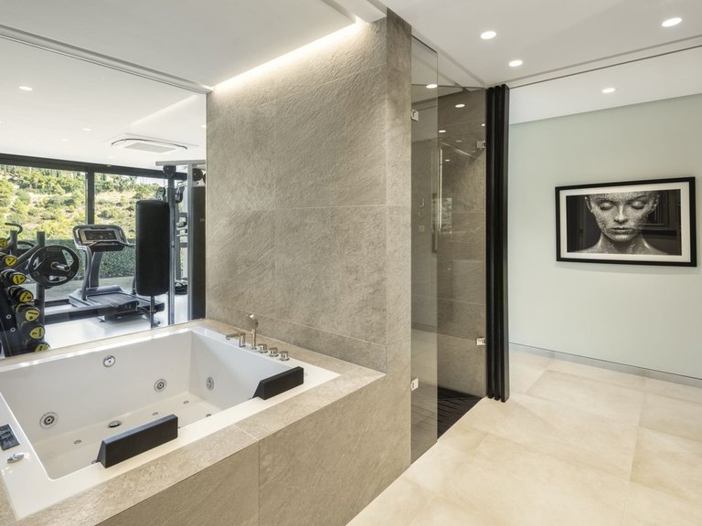 Villa for Sale in El Madroñal, Marbella Area 6
