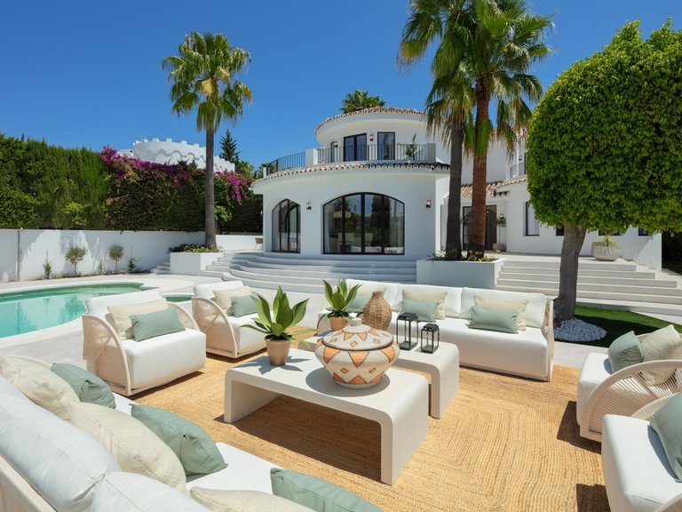 Villa for Sale in Nueva Andalucía, Marbella Area 3