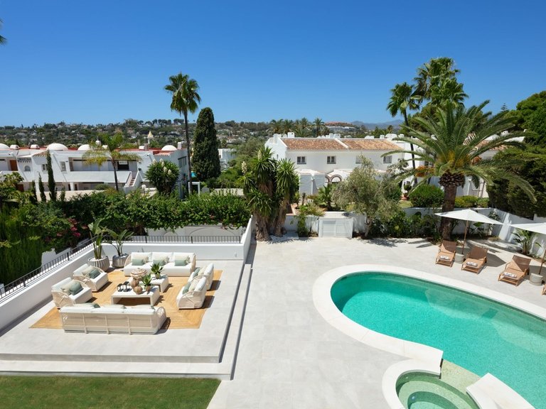 Villa for Sale in Nueva Andalucía, Marbella Area 8