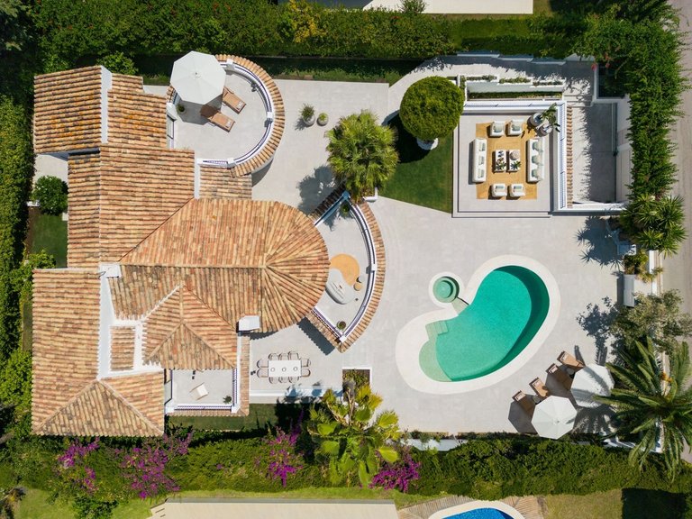 Villa for Sale in Nueva Andalucía, Marbella Area 12