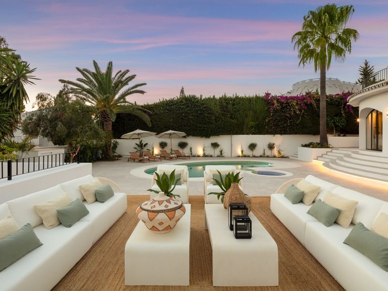 Villa for Sale in Nueva Andalucía, Marbella Area 14