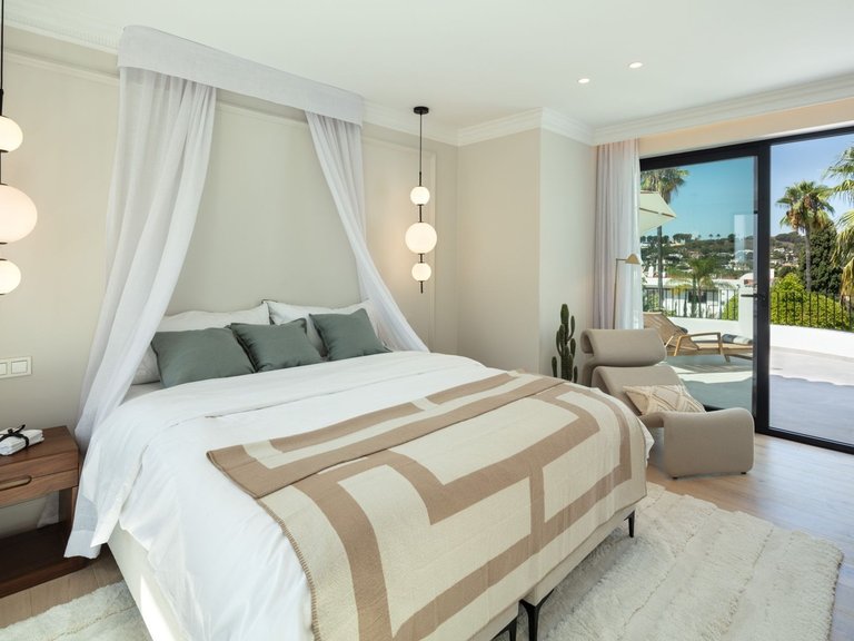 Villa for Sale in Nueva Andalucía, Marbella Area 18
