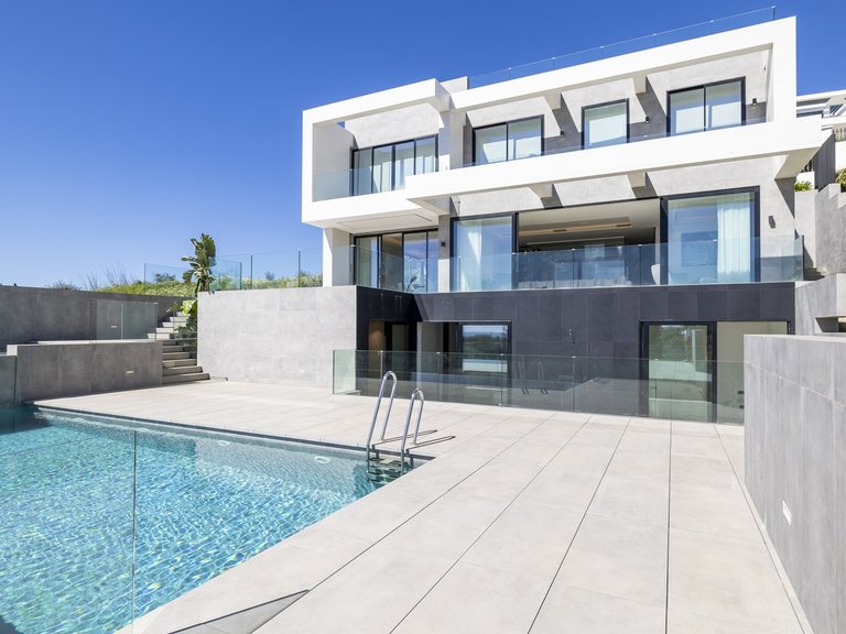 Villa for Sale in Los Flamingos, Marbella Area 1