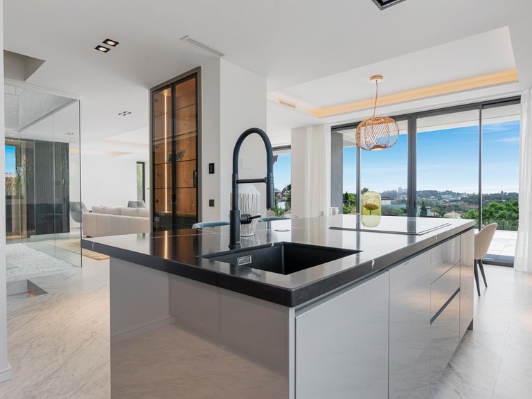 Villa for Sale in Los Flamingos, Marbella Area 8