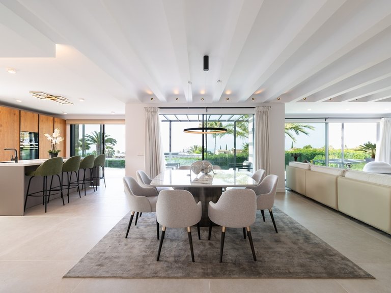 Villa for Sale in The Golden Mile, Marbella Area 3