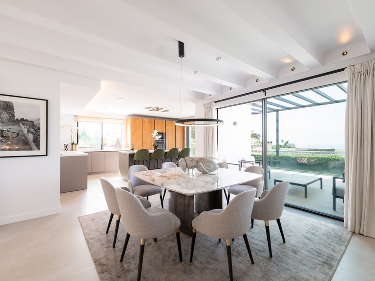 Villa for Sale in The Golden Mile, Marbella Area 7