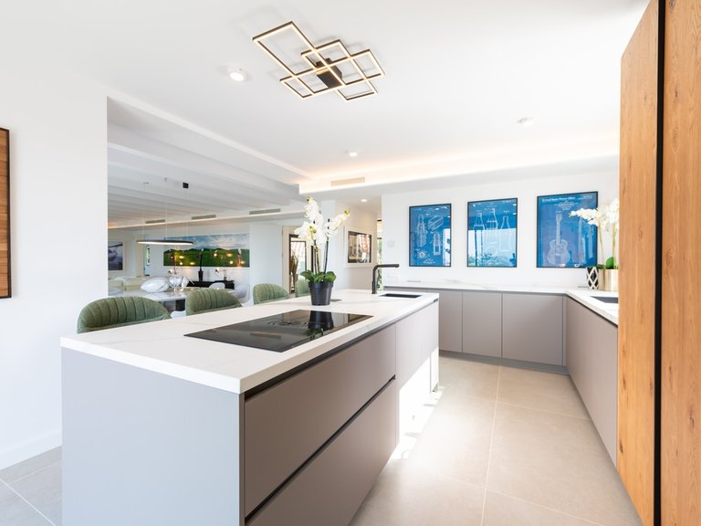 Villa for Sale in The Golden Mile, Marbella Area 13