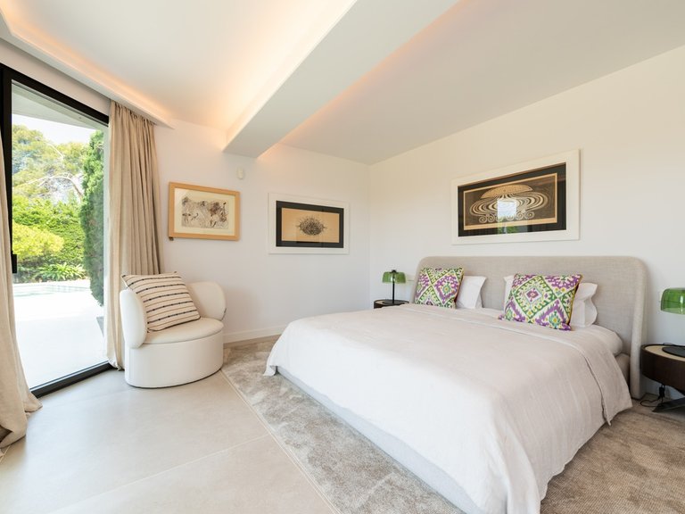 Villa for Sale in The Golden Mile, Marbella Area 15