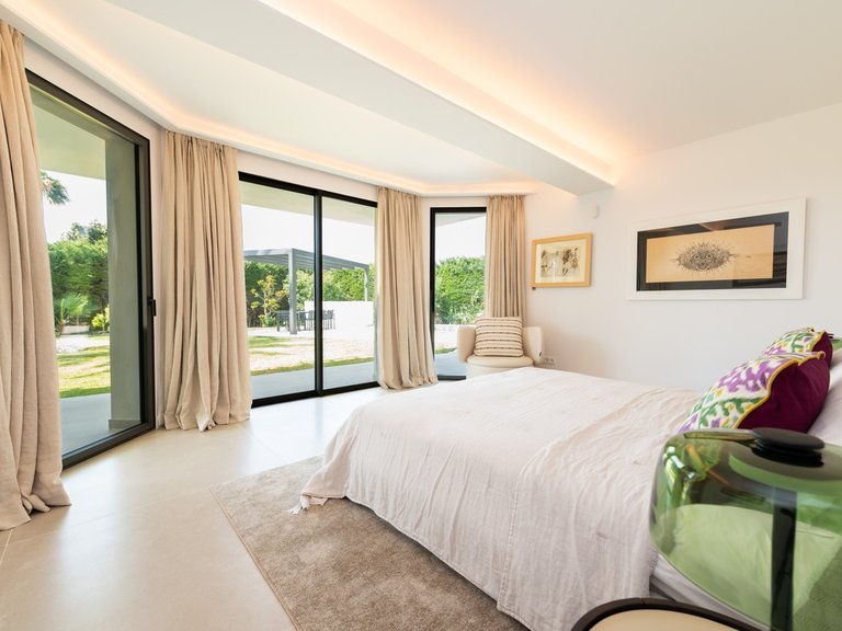 Villa for Sale in The Golden Mile, Marbella Area 16
