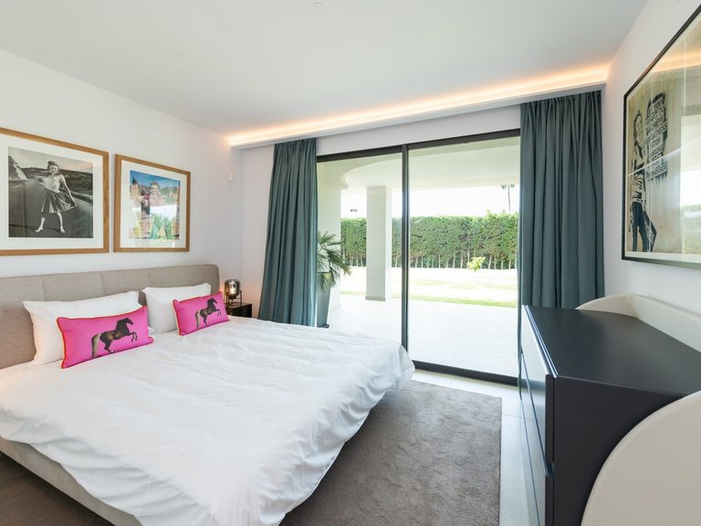 Villa for Sale in The Golden Mile, Marbella Area 18