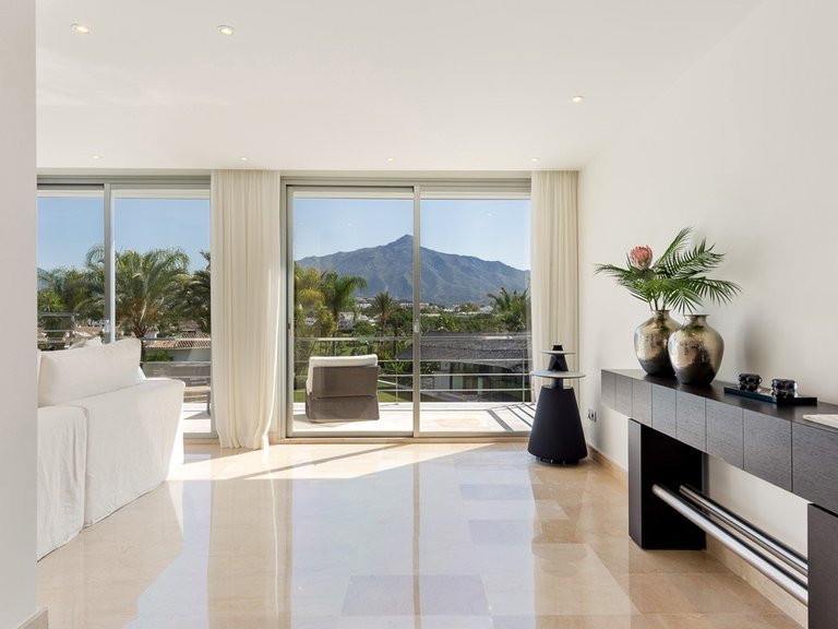 Villa for Sale in Nueva Andalucía, Marbella Area 8
