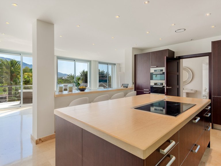 Villa for Sale in Nueva Andalucía, Marbella Area 12