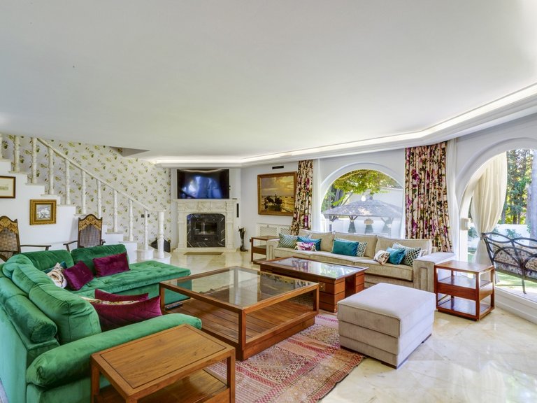 Villa for Sale in The Golden Mile, Marbella Area 2