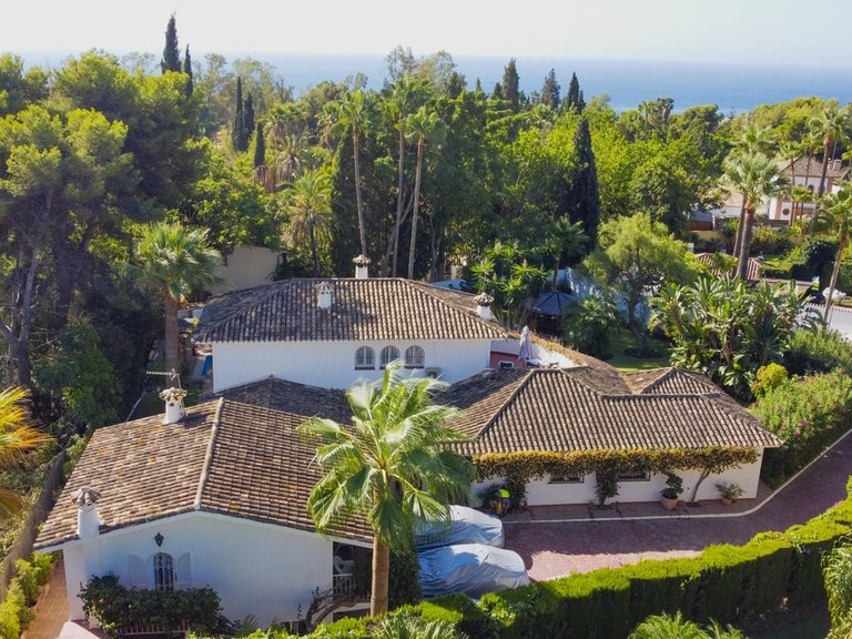 Villa for Sale in The Golden Mile, Marbella Area 6