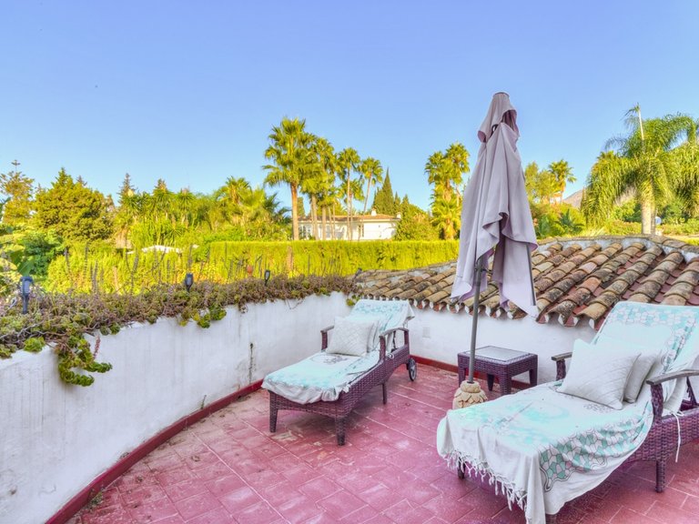 Villa for Sale in The Golden Mile, Marbella Area 11